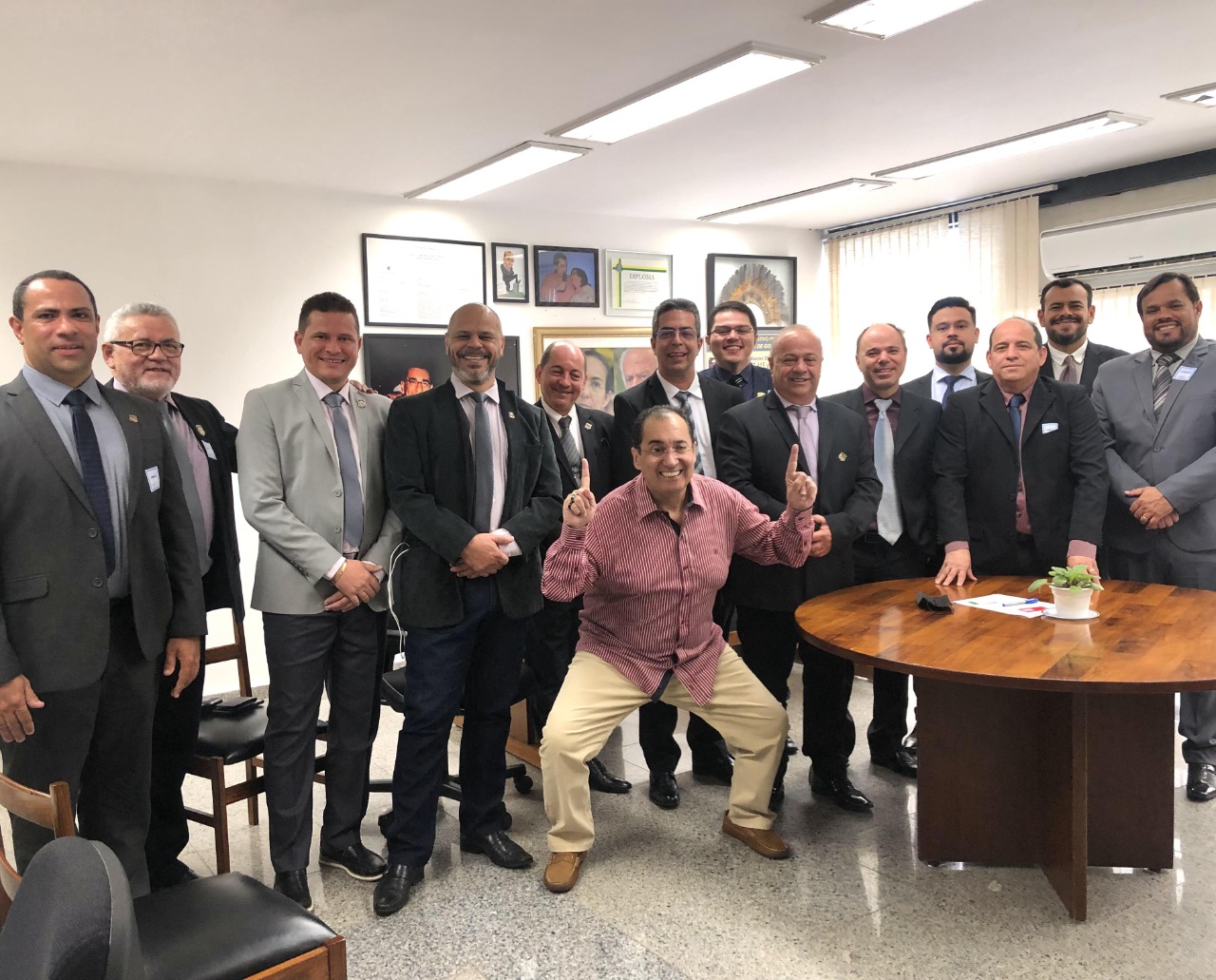 No momento, você está visualizando FESOJUS-BR e Senador Kajuru debatem sobre a DESJUDICIALIZAÇÃO da Execução Civil objeto do PL 6204/2019 do SENADO