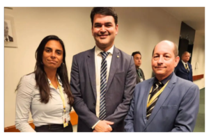 Leia mais sobre o artigo DEPUTADO RUBENS PEREIRA JÚNIOR É FAVORÁVEL ÀS PAUTAS DOS OFICIAIS DE JUSTIÇA!**